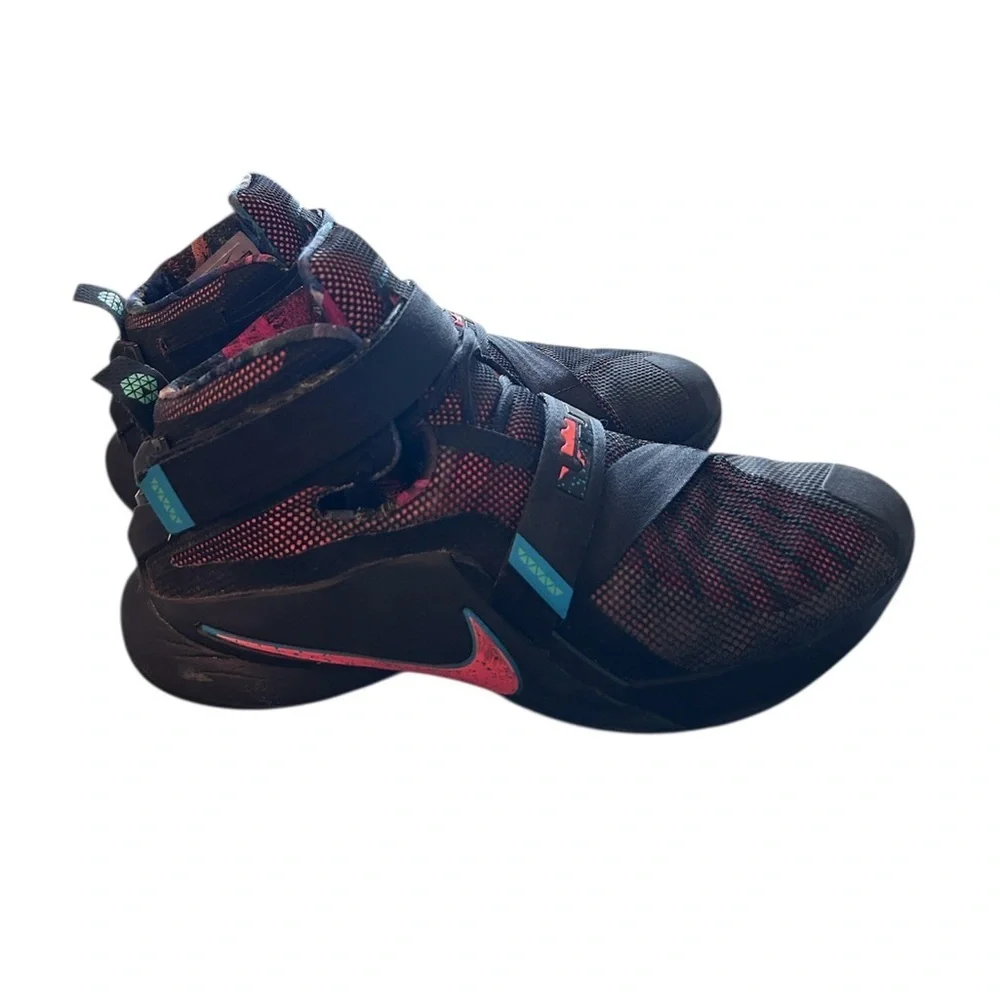 Nike LeBron Soldier 9 Shoes